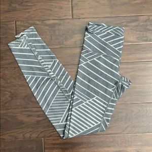 Lululemon Wunder Under 28”, Size 6